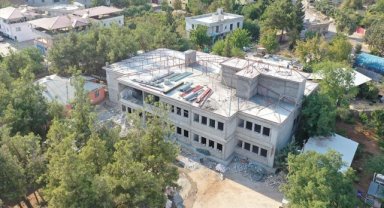  Kahramanmaraş'ta depremde yıkılan okullar hayırseverlerin desteğiyle yükseliyor