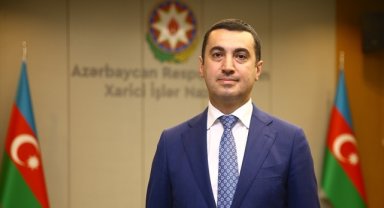 Karabağ'daki Ermeni nüfus için gönderilen Rus yardım tırı Ağdam yoluyla Hankendi'ne ulaştı