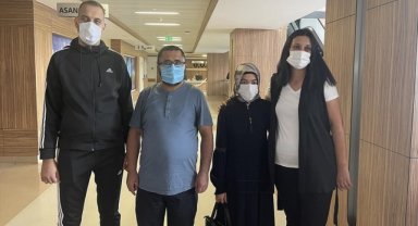 Karadağlı anne-oğul ile Türk çift çapraz nakille birbirlerine hayat verdi