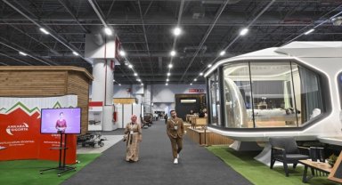 Karavanların ve tekerlekli mobil evlerin fuarı kapılarını açtı