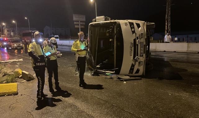 Kayseri'de işçileri taşıyan midibüsün devrilmesi sonucu 6 kişi yaralandı