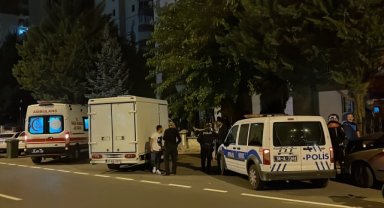 Kayseri'de zorla alıkoyduğu boşanma aşamasındaki eşini yaralayan zanlı kaza yaptı