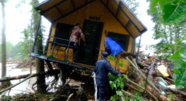 Kırklareli'nde taşkın nedeniyle ormanda mahsur kalan 2 kişi kurtarıldı