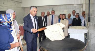 Kocasinan Kaymakamı İlhan Abay, Kadın Kooperatifinde Yufka Pişirdi
