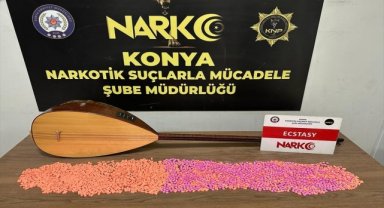 Konya'da bağlama çantasının içinde 2 bin 600 uyuşturucu hap ele geçirildi