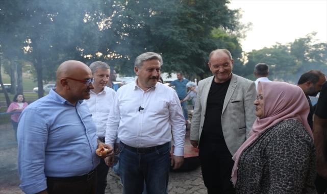Melikgazi Belediyesinin salça günleri Mimarsinan'da sürüyor