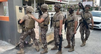 Mersin'de "dublör" kullanarak dolandırıcılık yapan suç örgütüne yönelik operasyon başlatıldı