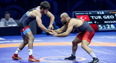 Milli güreşçi Feyzullah Aktürk, dünya üçüncüsü oldu