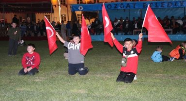 Milli güreşçi Rıza Kayaalp'in final maçını hemşehrileri dev ekrandan izledi