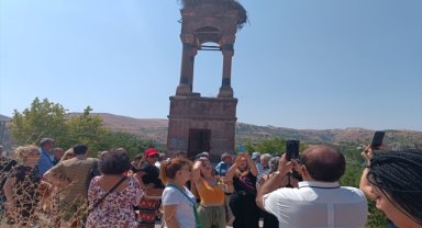 Mübadelede Yunanistan'a göçen vatandaşların torunları Özvatan'ı ziyaret etti