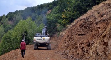 Muş'ta geri dönüşlerin yaşandığı yerleşim yerlerine yollar yapılıyor