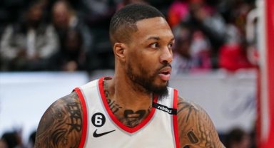 NBA'de Damian Lillard, takasla Milwaukee Bucks'a gitti