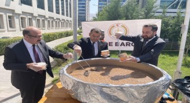 Niğde Barosundan aşure ikramı