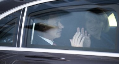 Prens Edward, Türkiye'nin ilk geri dönüştürülebilir konut sistemi projesinin çalışmalarını inceledi