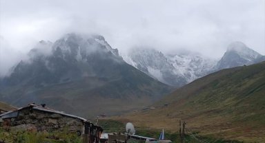 Rize'nin yüksek kesimleri beyaza büründü