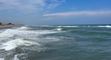 Sakarya'da dalga ve rip akıntısı nedeniyle denize girmek yasaklandı