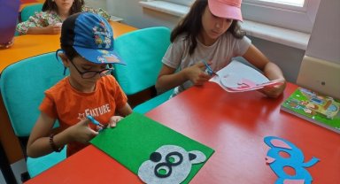 Sarıoğlan'da çocuklar maske yapma etkinliğinde bir araya geldi