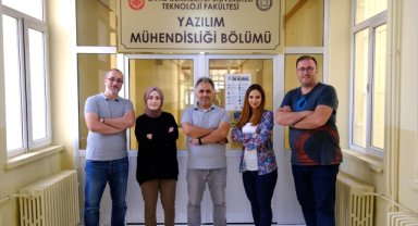 Sivas Cumhuriyet Üniversitesinde öğrenciler yazılım mühendisliğine ilgi gösteriyor 