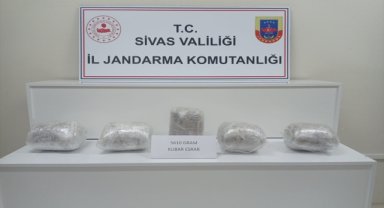 Sivas'ta toplam 25 kilo 610 gram esrar ele geçirildi, 2 şüpheli gözaltına alındı
