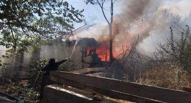 Suşehri'nde müştemilatta çıkan yangın hasara neden oldu
