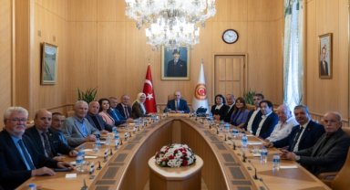 TBMM Başkanı Kurtulmuş, BiSAV heyetini kabul etti