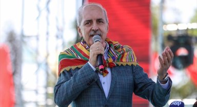 TBMM Başkanı Kurtulmuş, Ertuğrul Gazi Türbesi'ni ziyaret etti