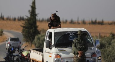 Terör örgütü PKK/YPG, Deyrizor'da Arapları göçe zorluyor