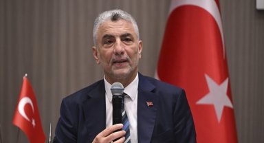 Ticaret Bakanı Bolat, reeskont kredileriyle ihracatçının yanında olmaya devam ettiklerini bildirdi
