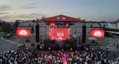 Tofaş, 15 bin çalışan ve ailesiyle Cumhuriyet'in 100'üncü Yılı'nı kutladı