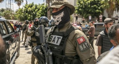 Tunus'ta yargı, eski Başbakan'ın da olduğu 12 kişi hakkında tutuklama kararı çıkardı