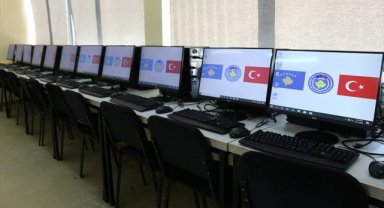 Türk askerinden Kosova'da eğitime destek