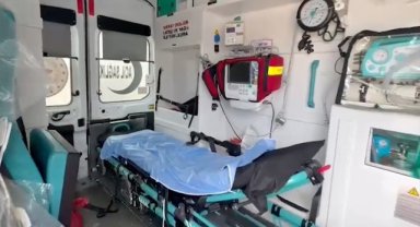 Türkiye'den gönderilen 2 tam donanımlı acil yardım ambulansı Libya'daki yetkililere teslim edildi