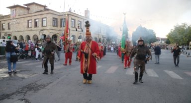 Ürgüp'te "51. Uluslararası Ürgüp Bağ Bozumu Festivali" başladı