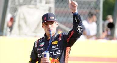 Üst üste 10. yarışını kazanan Verstappen, F1'de tarihe geçti