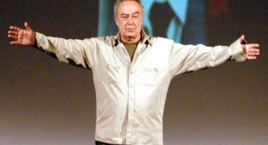 Usta oyuncu Mehmet Ulay hayatını kaybetti