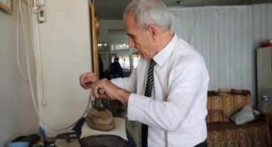 "Yılın Ahisi" seçilen Erzurumlu terzi mesleğini 63 yıldır titizlikle icra ediyor