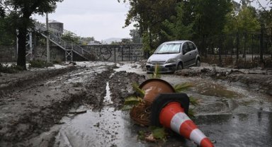 Yunanistan'da sel nedeniyle hayatını kaybedenlerin sayısı 2'ye çıktı