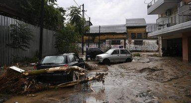 Yunanistan'daki selde hayatını kaybedenlerin sayısı 4'e çıktı