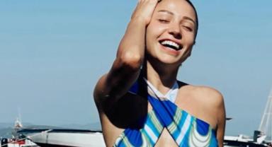 Zeynep Bastık, sevgilisine poz verdi