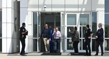 ABD'li Kongre Üyesi Santos, "seçim kampanyasını destekleyenlerin ödeme bilgilerini çalmakla" suçlanıyor