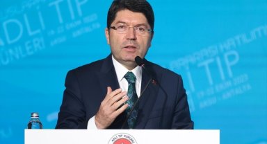 Adalet Bakanı Tunç: Hukuk fakültesinden mezun olanlara avukat, hakim ve savcı olabilmeleri için ön eleme sınavı getirdik