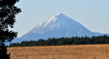 Ağrı ve Kars'ın yüksek kesimlerinde kar, Erzurum'da sis etkili oldu