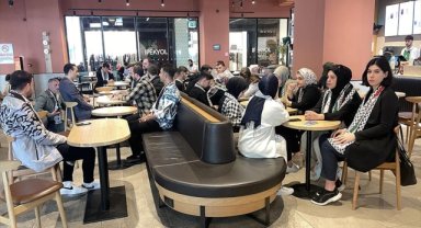 AK Parti Gençlik Kollarından, Türkiye genelindeki Starbucks şubelerinde protesto 