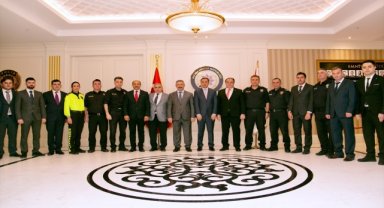 Ankara Emniyet Müdürü Dinç 19 personeli ödüllendirdi