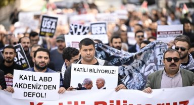 Ankara'daki bazı STK üyeleri ABD Büyükelçiliği önünde İsrail'i protesto etti