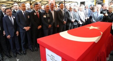 Ankara'daki saldırıyı gerçekleştiren teröristlerin katlettiği şehit veteriner teknikeri defnedildi