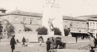 Bakan Ersoy, Ankara'nın başkent oluşunun 100. yıl dönümünü kentin tarihi görüntüleriyle kutladı