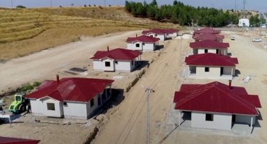 Bakan Özhaseki: Deprem bölgesinde 100 bin köy evimizi çelikten yapacağız