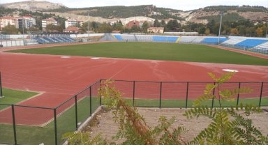 Beypazarı Kaymakamı Yılmaz, Şehir Stadında incelemelerde bulundu