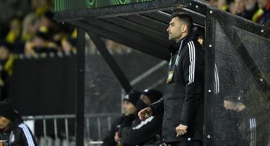 Bodo/Glimt maçının ardından öfkeli Beşiktaş taraftarlarını Burak Yılmaz sakinleştirdi